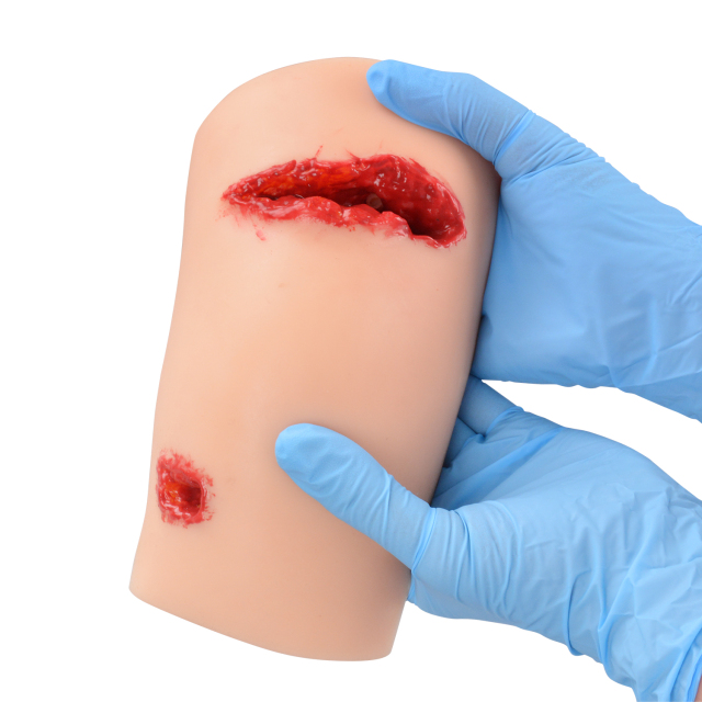 Knee Wound Bleeding Control Training Simulator