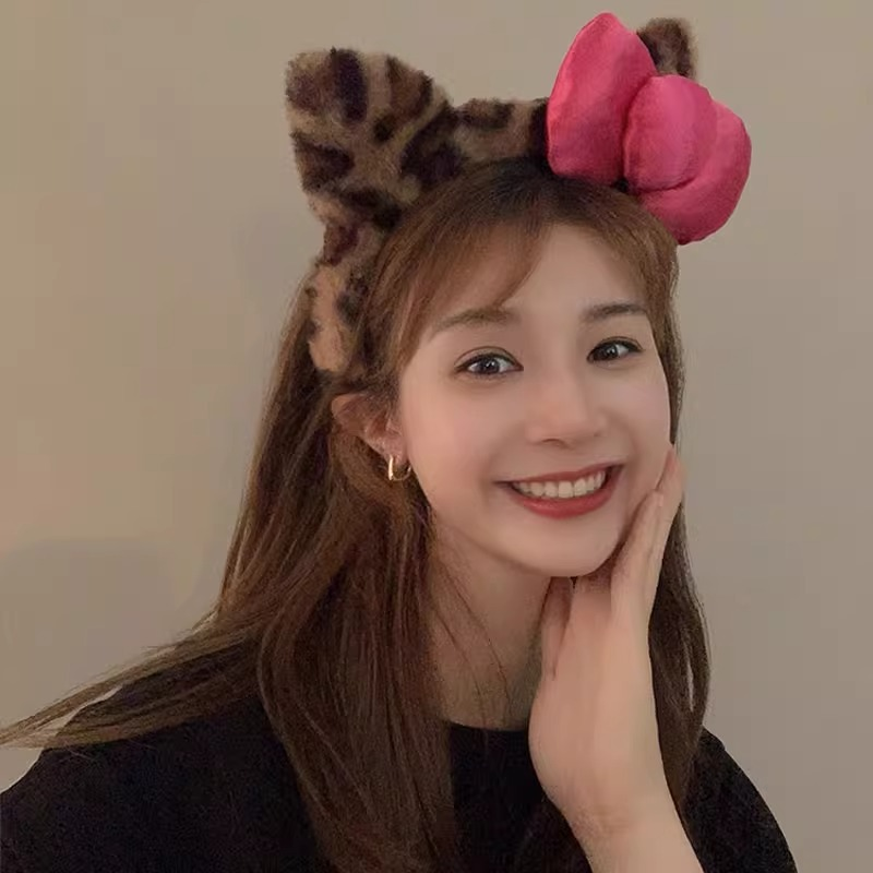 豹纹毛绒洗脸发箍女2024新款秋冬可爱冬季蝴蝶结头箍发捆防滑发卡