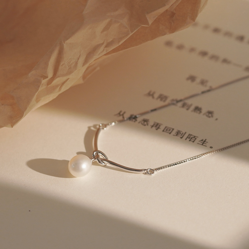 新款925纯银淡水珍珠绳结项链女夏简约高级感锁骨链小众设计