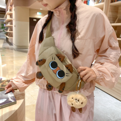 可爱猫咪胸包斜挎包女新款运动潮小挎包百搭腰包卡通学生单肩包潮