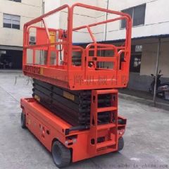 高空作业用自行式升降机租赁