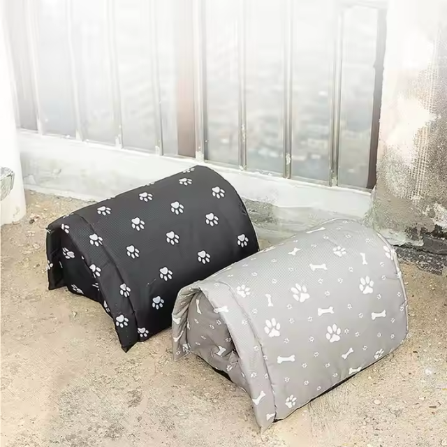 enclosed dog house with canopy