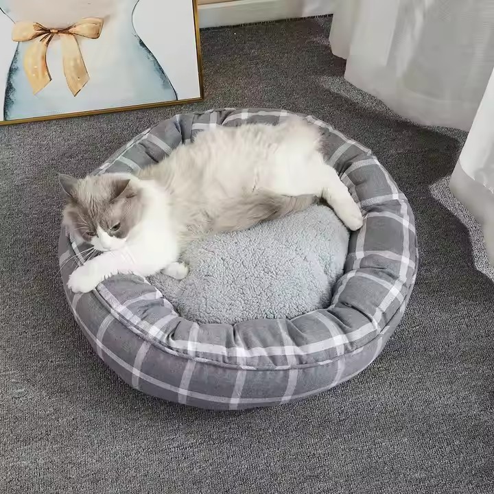 Round Plaid Cat Bed