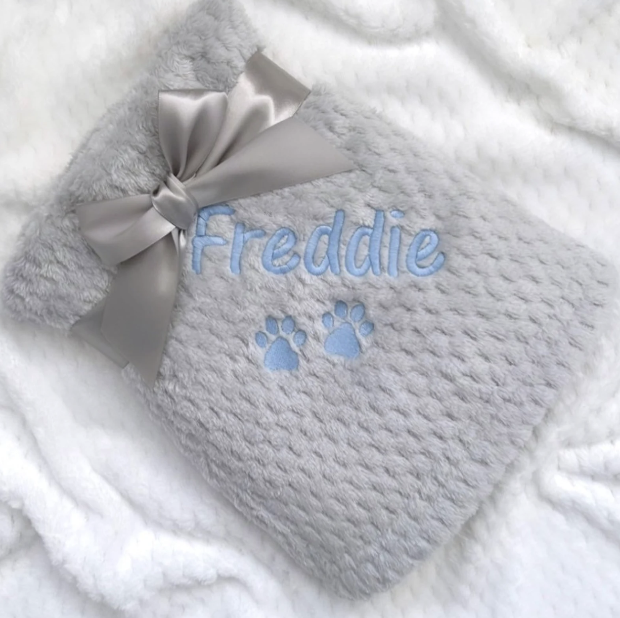 Personalized Soft Pet Blanket with Paw Prints & Name Embroidery