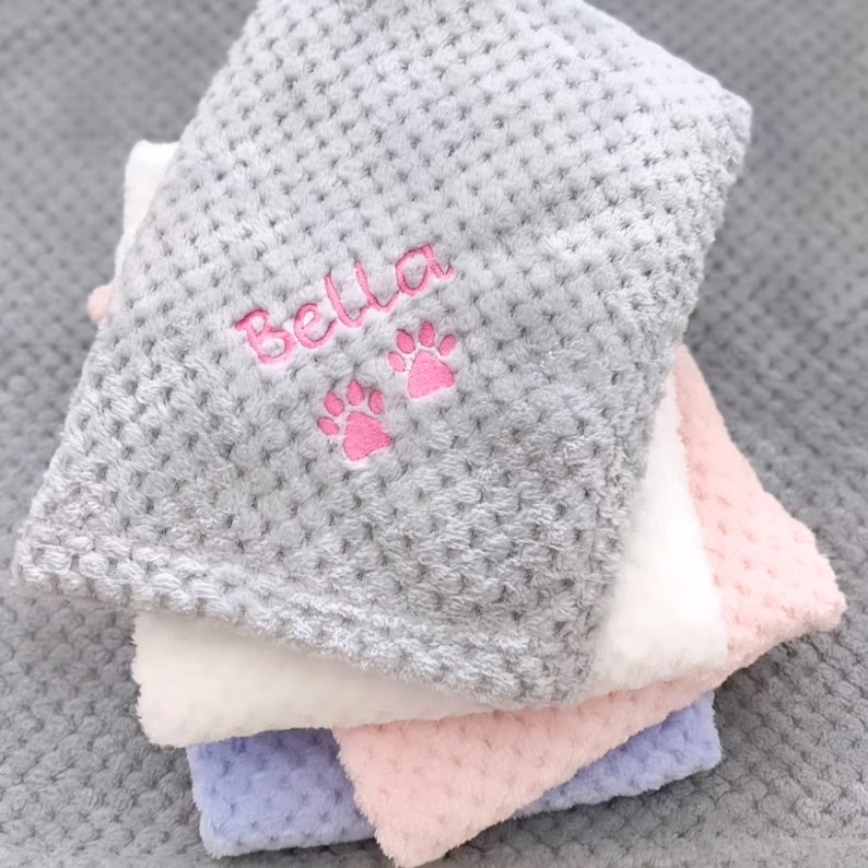 Personalized Soft Pet Blanket with Paw Prints & Name Embroidery