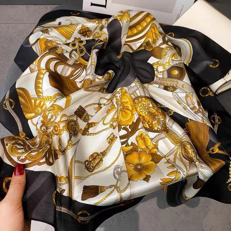 100% Real Mulberry Silk Scarf with Golden Chain Print – Headscarf, Hair Wrap, Neck Scarf, Neckerchief