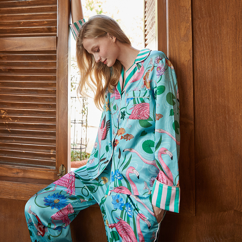 Ins-style niche design ice silk pajamas for women, long-sleeve spring and autumn loungewear set, can be worn outside
