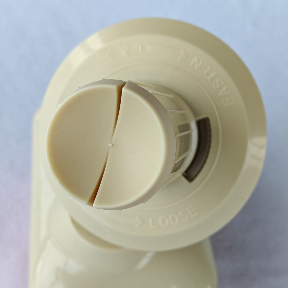 Manual Yarn Ball Winder – Compact Hand-Operated Yarn Winding Tool