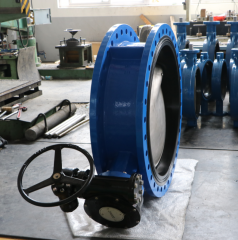 36" Double Flange Butterfly Valve — Ductile Iron Body, CF8M Disc, Gear Operated