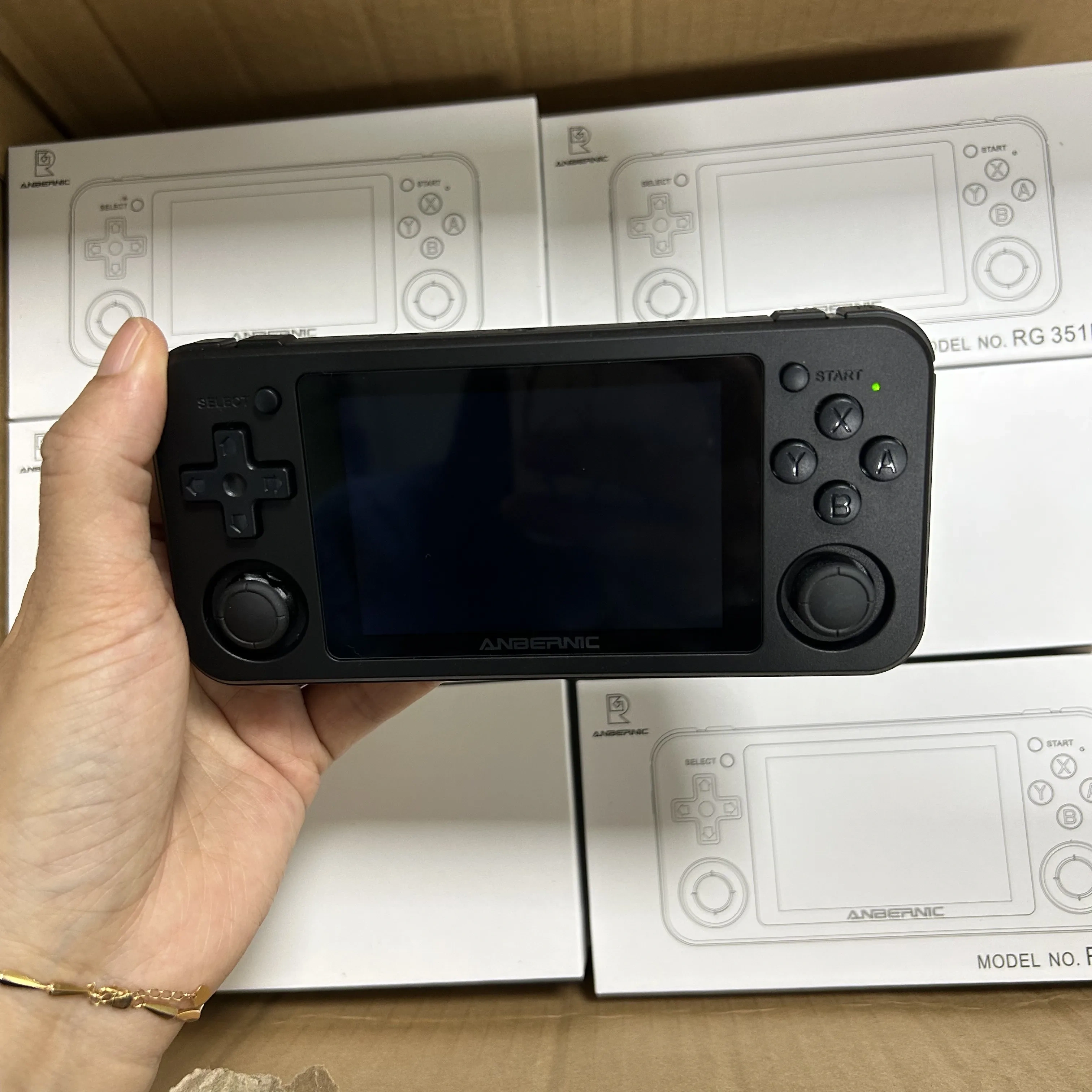 Anbernic Classic Handheld Game Player Mini 3.5 Inch IPS Screen Built in Many Emulators Online Download Game Consoles