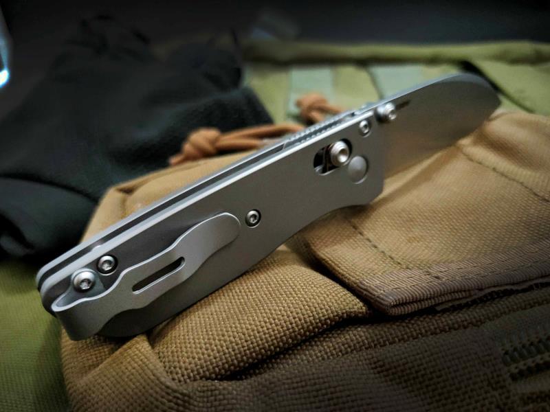Benchmade Mini BM Bugout AXIS Folding Knife 2.28" S30V Satin Plain Blade, Titanium Alloy Handles - 535