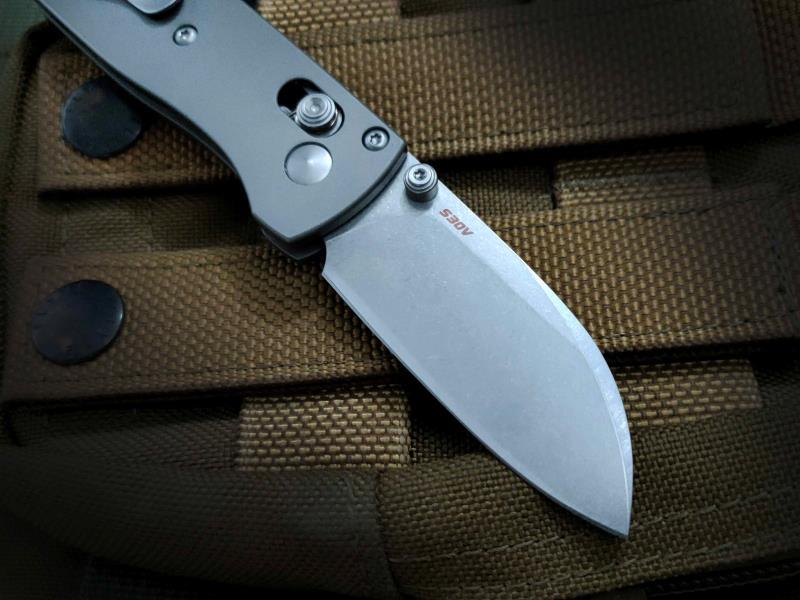Benchmade Mini BM Bugout AXIS Folding Knife 2.28" S30V Satin Plain Blade, Titanium Alloy Handles - 535