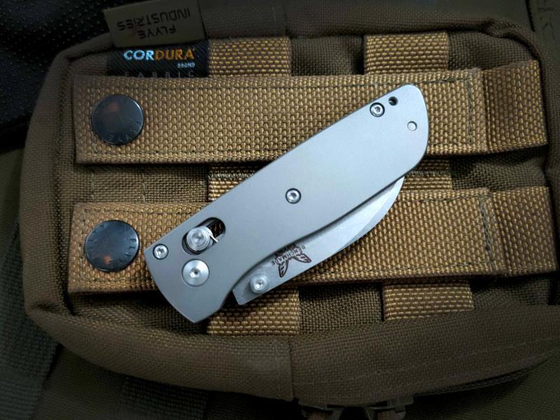 Benchmade Mini BM Bugout AXIS Folding Knife 2.28" S30V Satin Plain Blade, Titanium Alloy Handles - 535