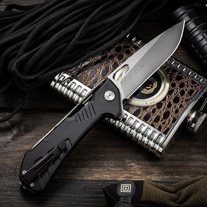 Buck 830BKSSLS Folding Knife 3.46" D2 Drop Point Plain Blade, Aluminum Handles