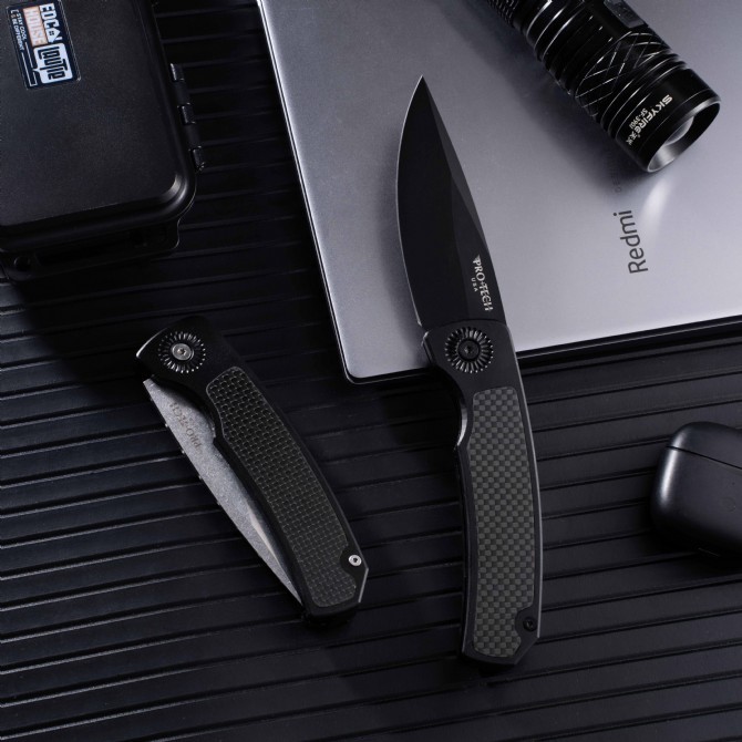Pro-Tech Magic II AUTO Folding Knife 3.94" 154CM DLC Plain Blade, Black Aluminum+Carbon Fiber Handles