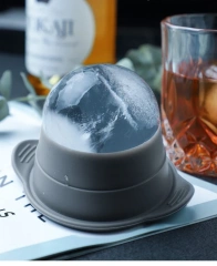 2024 hot selling Portable Custom silicone Round Clear Silicone Ice Cube Ice Sphere Bucket Mold wine Ball Maker Molds with cover