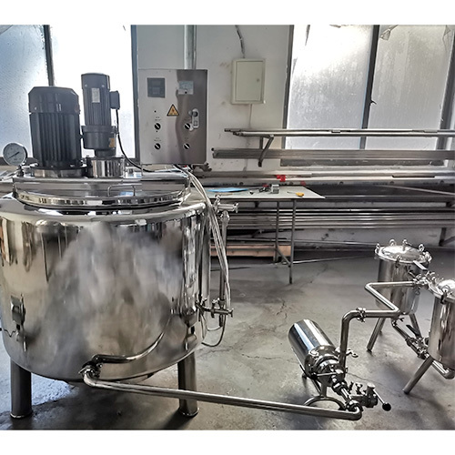 Electrical heating emulsifying tank