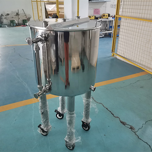 Single layer storage tank