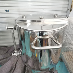 Single layer storage tank