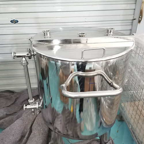 Single layer storage tank