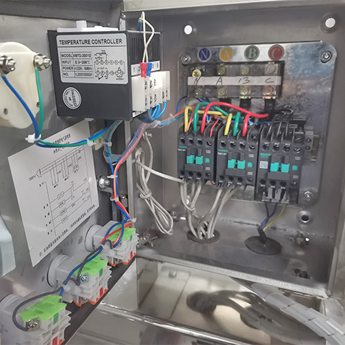 Electrical heating emulsifying tank