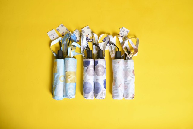 New design custom logo super mini 3 folding umbrella with handbag pocket umbrella