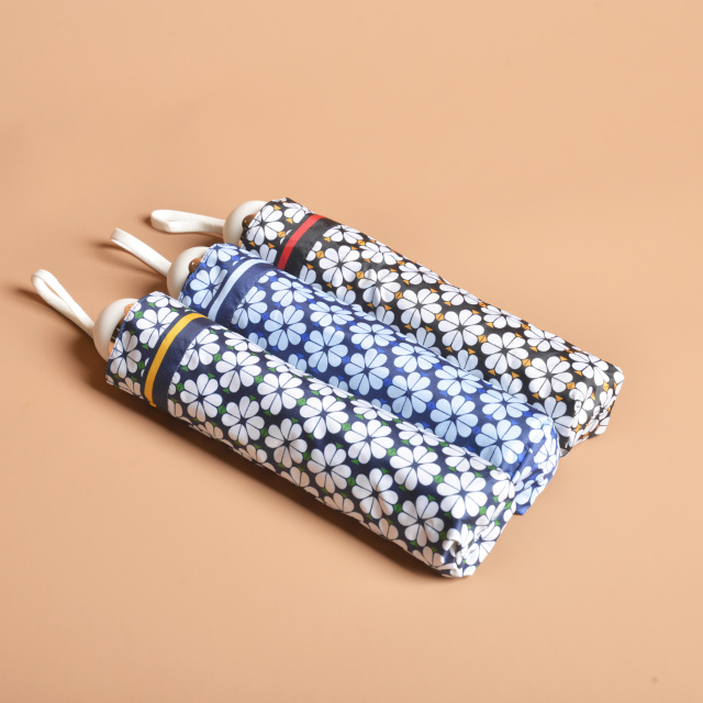 Ultra Lightweight And Portable Floral Printed Black Coating Umbrella For Women's UV Umbrella