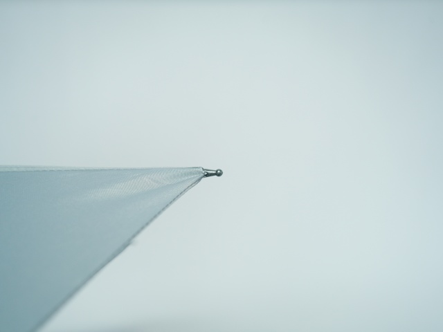 Wholesale 3 Fold UV Umbrella Eco Friendly Travel Shopping Bag Tote Umbrella Hot Sale Souvenir Umbrella with Bag for Promotion