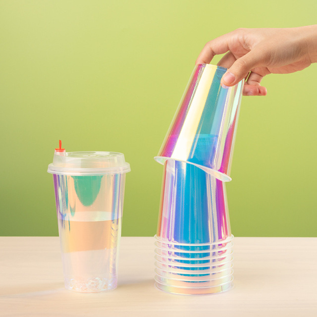 In-mold labeling cups