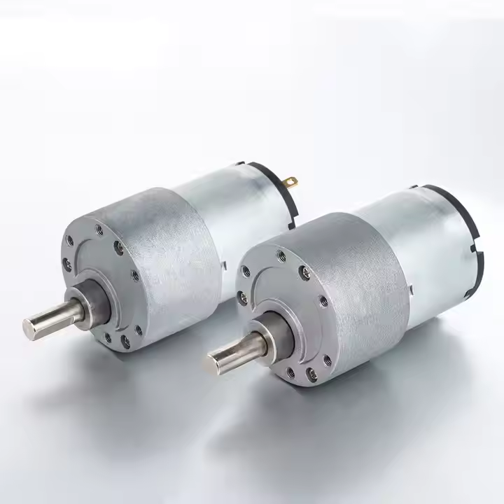 Двигатель постоянного тока с цилиндрической зубчатой передачей 37GB528