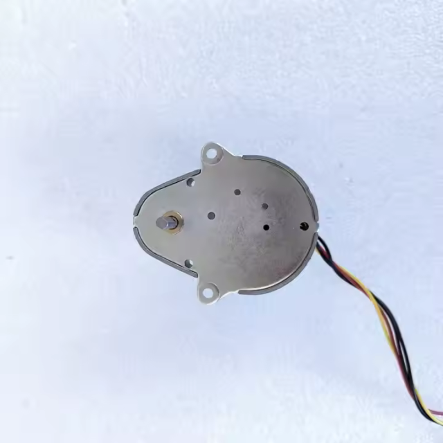 Synchronous motor PM35L-024-476/33