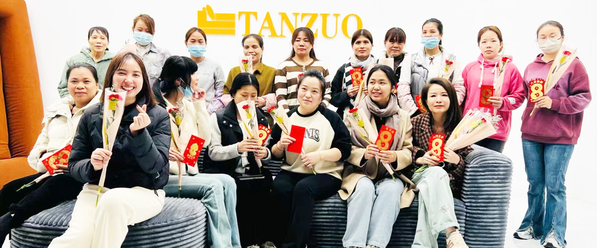 A showcase of the employees from the TANZUO family.