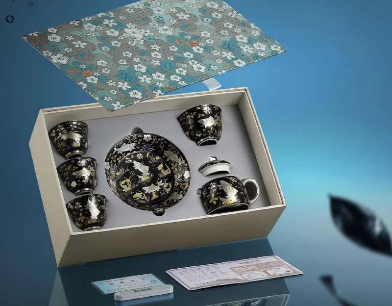 Silver-decorated Tea Set - Fish and Waterweed