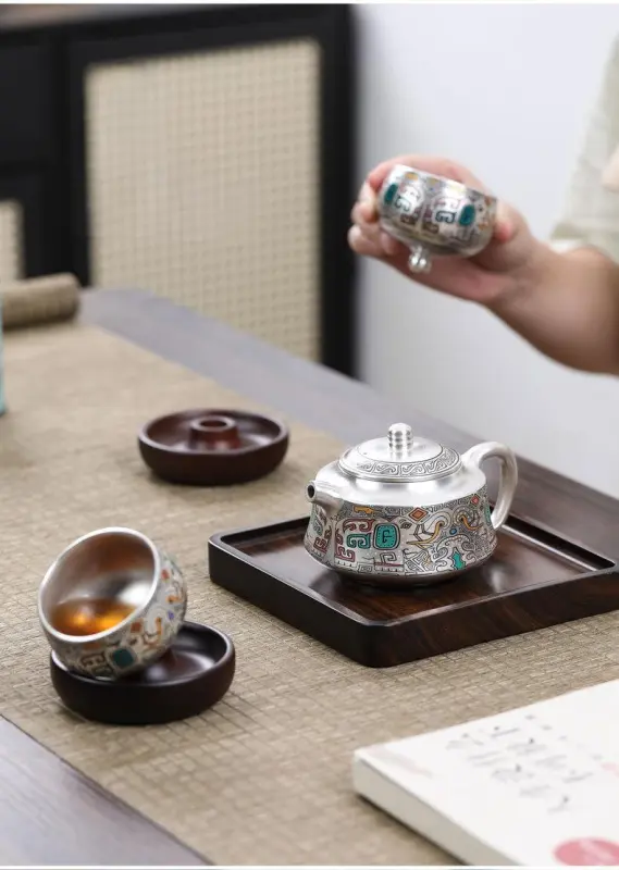 Silver-decorated Tea Set - Ancent Texture