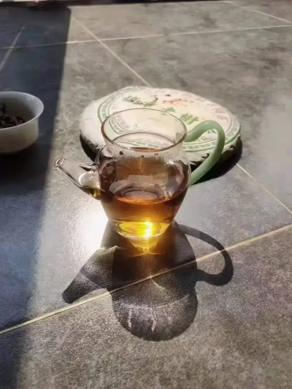 Dark Tea - 2006 Menghai Banzhang Ancient Tree Round Tea - 400g