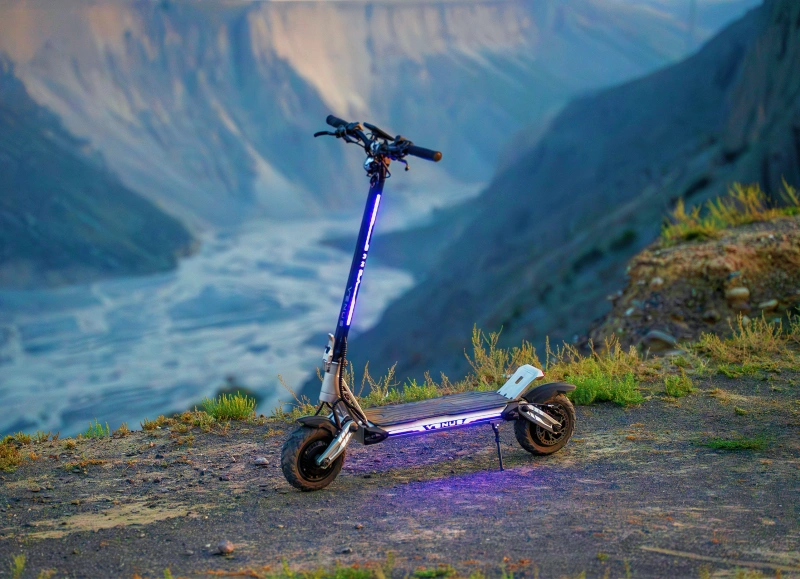 Venus 10 ECO Lightweight Commuter Electric Scooter - 800W Single Motor, 45km/h Top Speed, 50km Range, Perfect for Daily Commuting