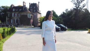 Woman Concealed Button Breathable Mesh Underarms 3- Pocket Long Sleeves Chef Coat # 2955W