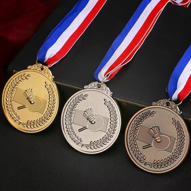 2025 H Sports Custom Metal Badminton Medal Cup with Gold Medal for Championship,ブルーアークスポーツ
