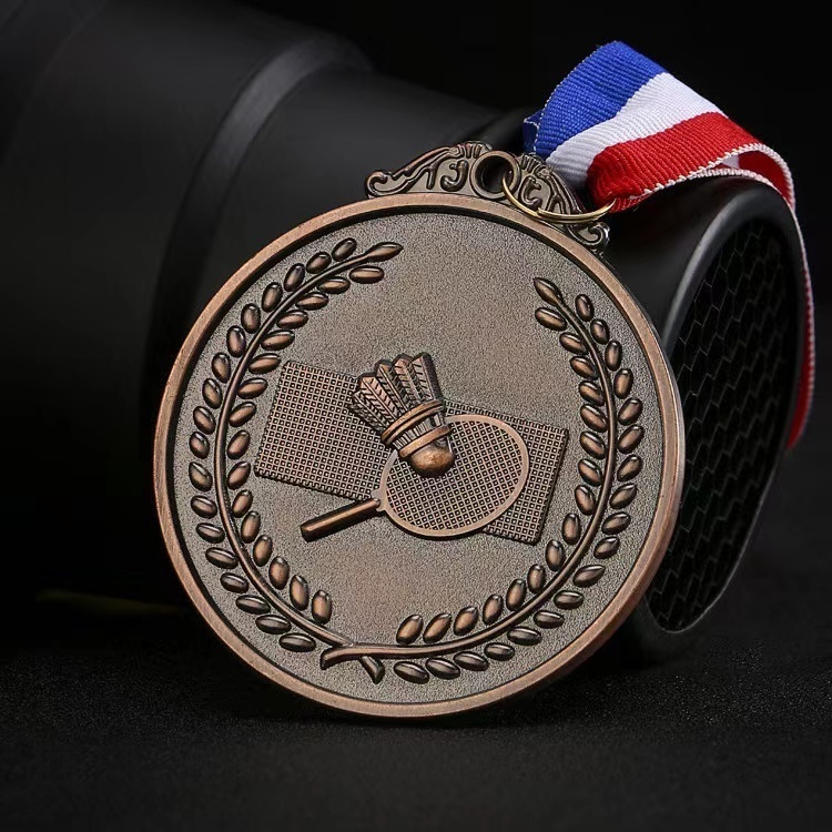 2025 H Sports Custom Metal Badminton Medal Cup with Gold Medal for Championship,ブルーアークスポーツ