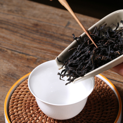 Almond-scented Dancong Tea