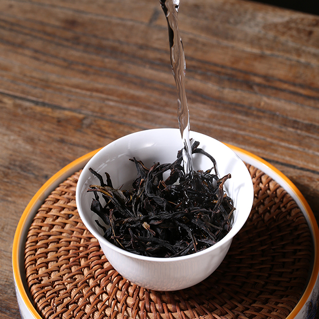 Almond-scented Dancong Tea