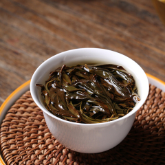 Almond-scented Dancong Tea