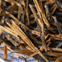 Straight-Strip Tea with One Bud and One Leaf