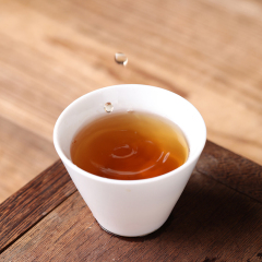 Straight-Strip Tea with One Bud and One Leaf