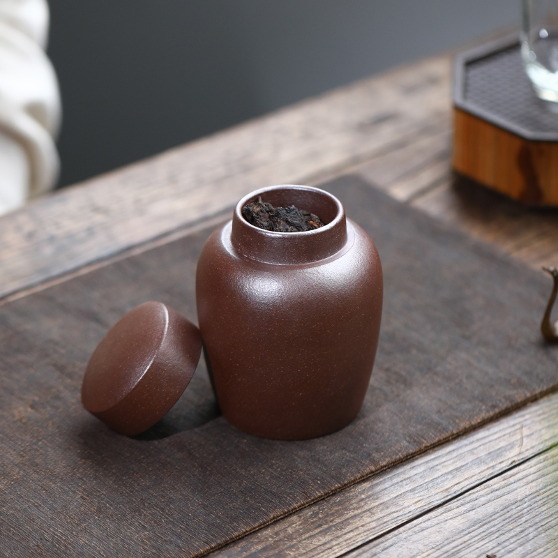 Yixing Zisha Chinese-style small sealed tea caddy capable of storing 100g of Pu'er tea