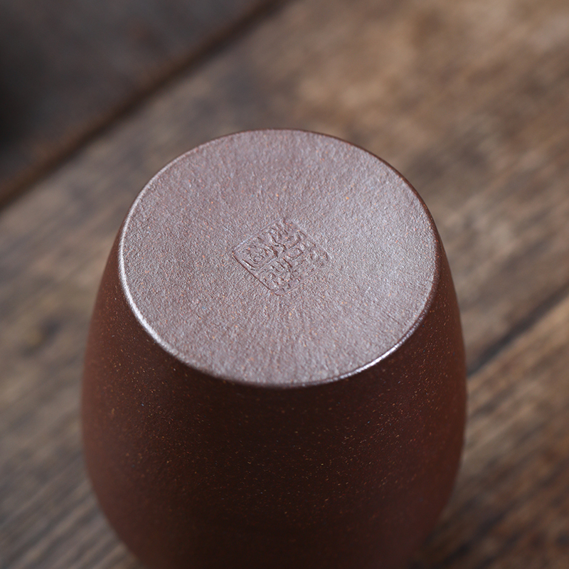 Yixing Zisha Chinese-style small sealed tea caddy capable of storing 100g of Pu'er tea