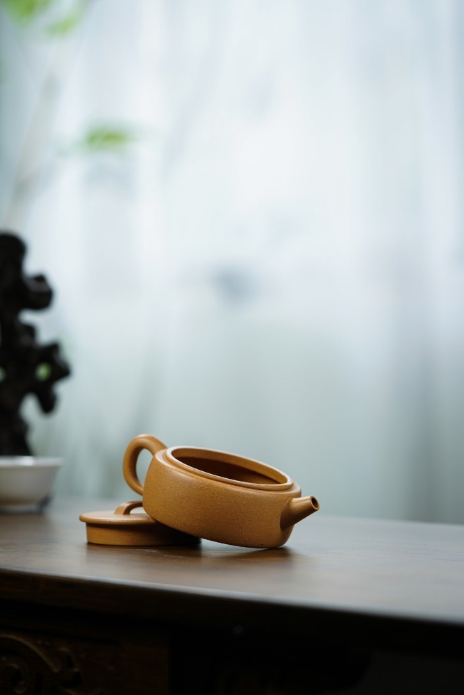 Yixing Purple Clay Teapot Golden Duan clay Large caliber hand made Practical vessel shapes 150ml