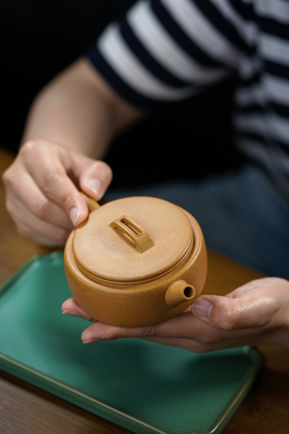 Yixing Purple Clay Teapot Golden Duan clay Large caliber hand made Practical vessel shapes 150ml