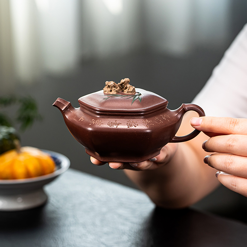 Yixing Zisha Teapot - "Hexagonal Taihu Stone" Teapot, meticulously handcrafted from premium Zini clay with exquisite clay painting. An exceptional pot for brewing tea 250ml