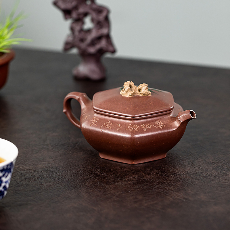 Yixing Zisha Teapot - "Hexagonal Taihu Stone" Teapot, meticulously handcrafted from premium Zini clay with exquisite clay painting. An exceptional pot for brewing tea 250ml